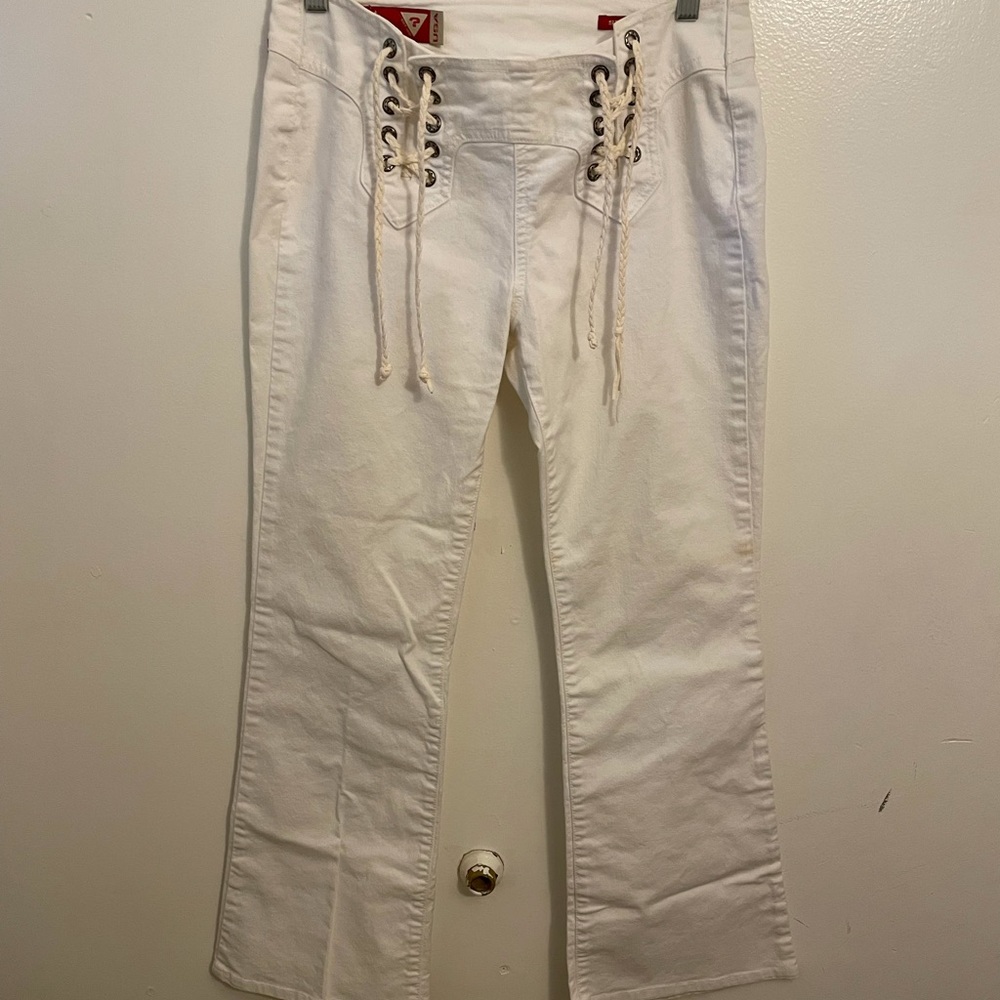 Guess Size 30 white jeans, used, great condition.